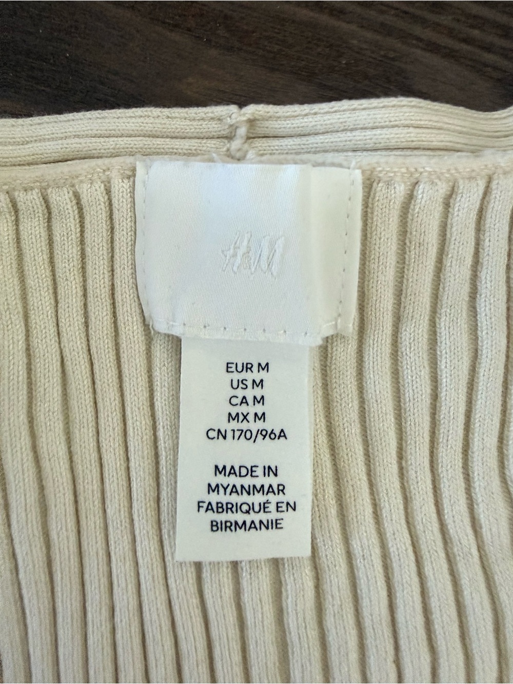 H&M Cream Ribbed V-Neck Button Tank - Picture 2 of 2